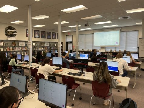Media Center staff and counselors help seniors prepare for college